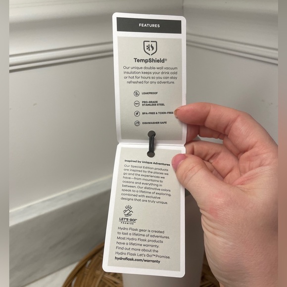 Hydroflask Whole Foods Exclusive Juneberry 32oz - Picture 3 of 6